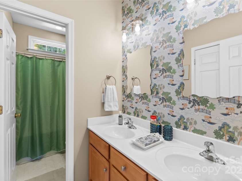 122 Laurel Glen Drive, Mooresville, NC 28115.  MLS# CAR4266976, YatesRealty ID 22728. 