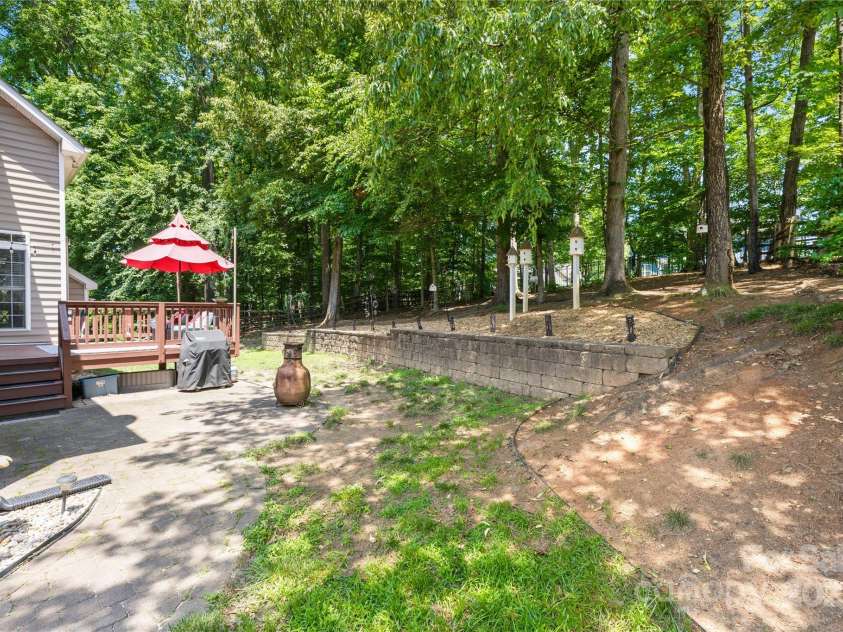 122 Laurel Glen Drive, Mooresville, NC 28115.  MLS# CAR4266976, YatesRealty ID 22728. 