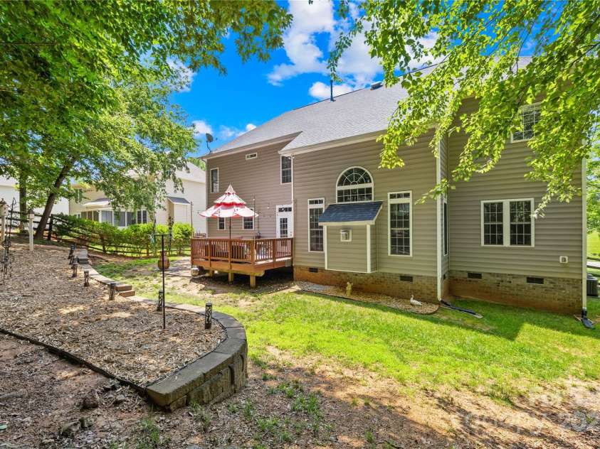 122 Laurel Glen Drive, Mooresville, NC 28115.  MLS# CAR4266976, YatesRealty ID 22728. 