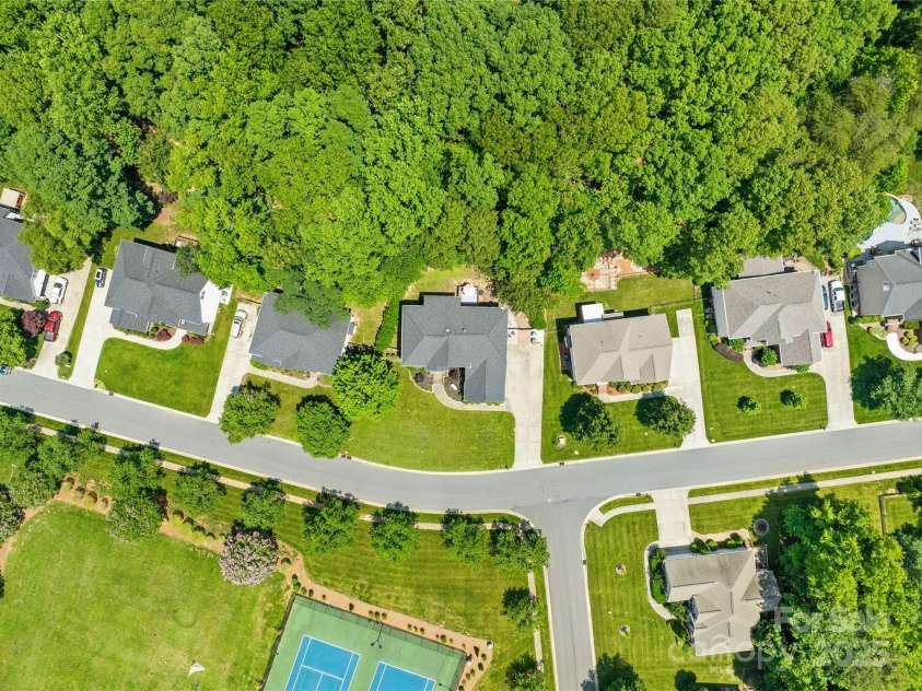 122 Laurel Glen Drive, Mooresville, NC 28115.  MLS# CAR4266976, YatesRealty ID 22728. 