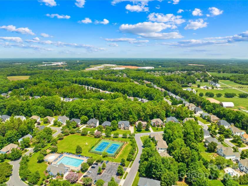 122 Laurel Glen Drive, Mooresville, NC 28115.  MLS# CAR4266976, YatesRealty ID 22728. 