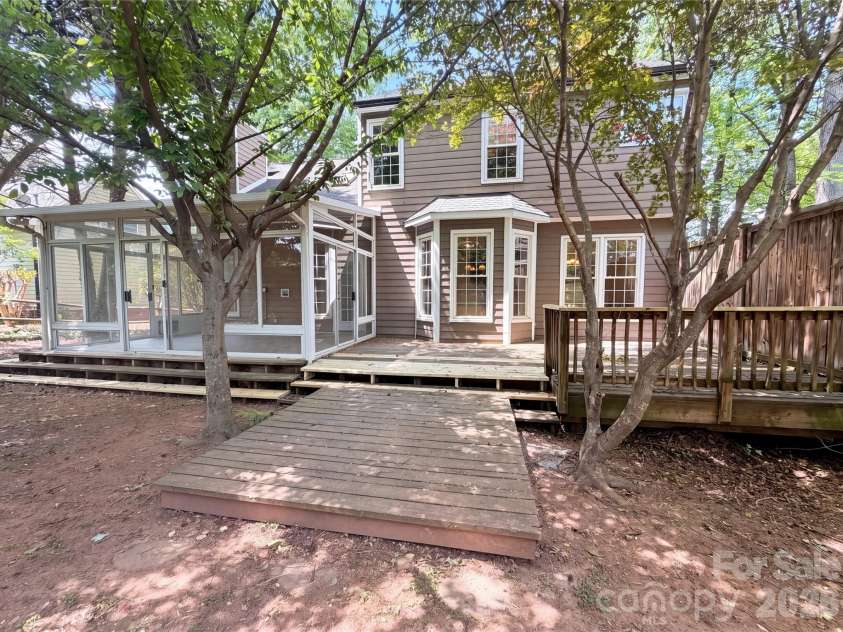17206 Shadow Bark Drive, Cornelius, NC 28031.  MLS# CAR4378472, YatesRealty ID 22728. 