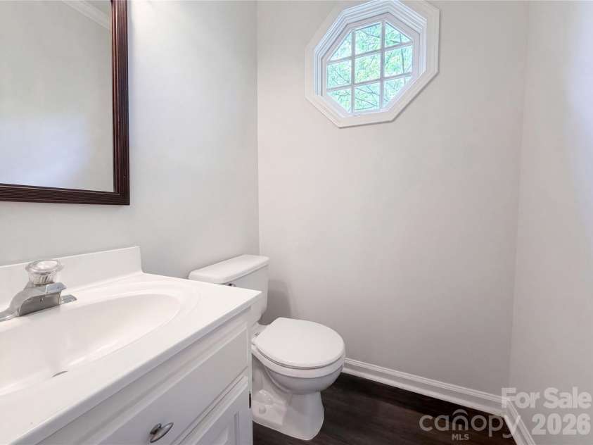 17206 Shadow Bark Drive, Cornelius, NC 28031.  MLS# CAR4378472, YatesRealty ID 22728. 