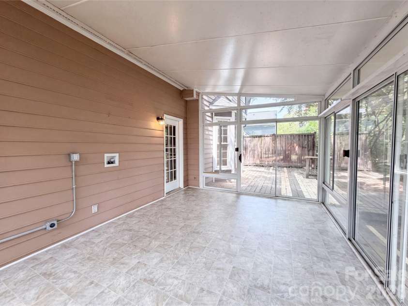 17206 Shadow Bark Drive, Cornelius, NC 28031.  MLS# CAR4378472, YatesRealty ID 22728. 