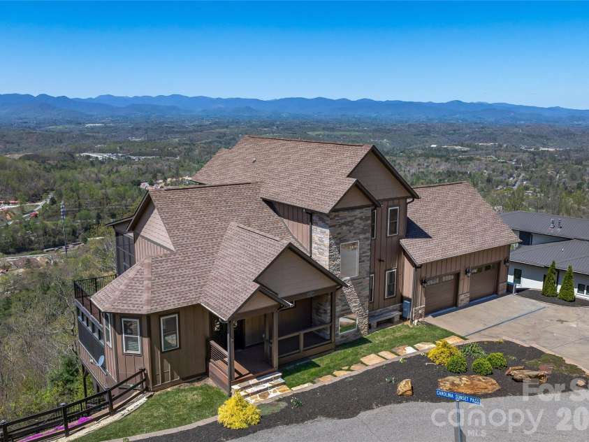 179 Serenity Ridge Trail, Asheville, NC 28804.  MLS# CAR4361567, YatesRealty ID 22729. 
