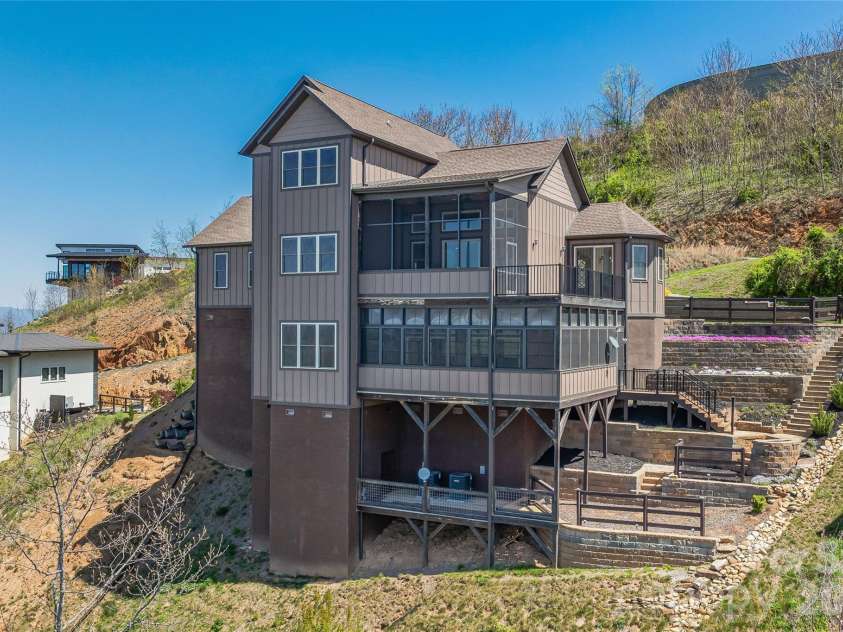 179 Serenity Ridge Trail, Asheville, NC 28804.  MLS# CAR4361567, YatesRealty ID 22729. 