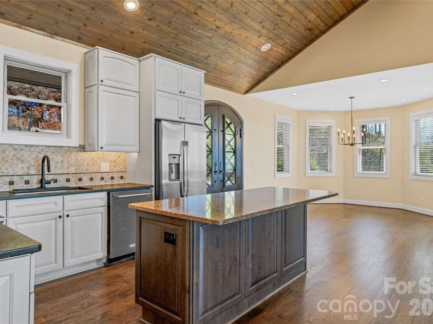179 Serenity Ridge Trail, Asheville, NC 28804.  MLS# CAR4361567, YatesRealty ID 22729. 