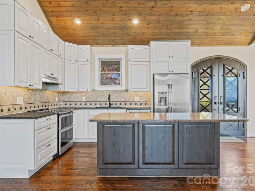 179 Serenity Ridge Trail, Asheville, NC 28804.  MLS# CAR4361567, YatesRealty ID 22729. Kitchen Open Concept