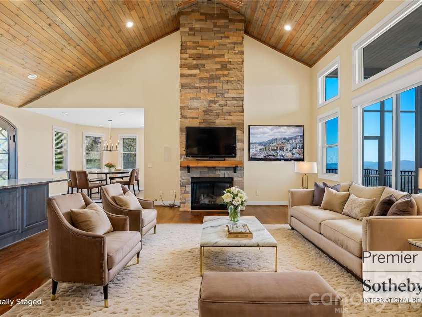 179 Serenity Ridge Trail, Asheville, NC 28804.  MLS# CAR4361567, YatesRealty ID 22729. Living Room Virtually Staged