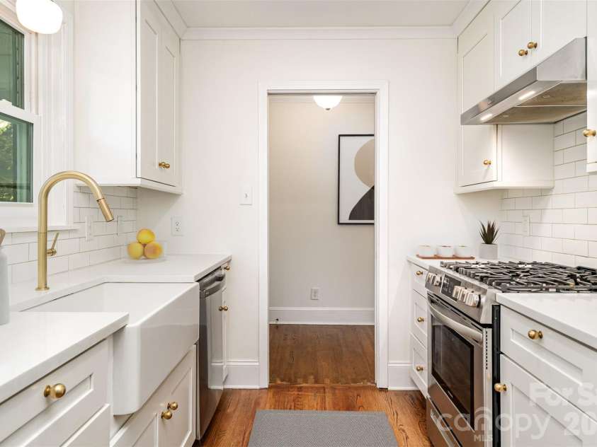 1118 Jenkins Drive, Charlotte, NC 28212.  MLS# CAR4314776, YatesRealty ID 2273. 