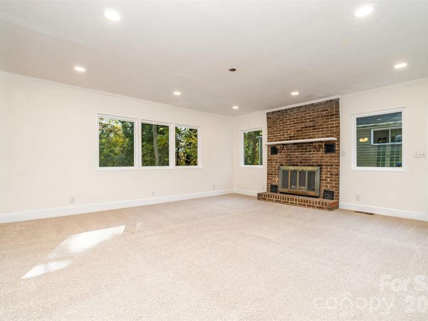 1118 Jenkins Drive, Charlotte, NC 28212.  MLS# CAR4314776, YatesRealty ID 2273. 