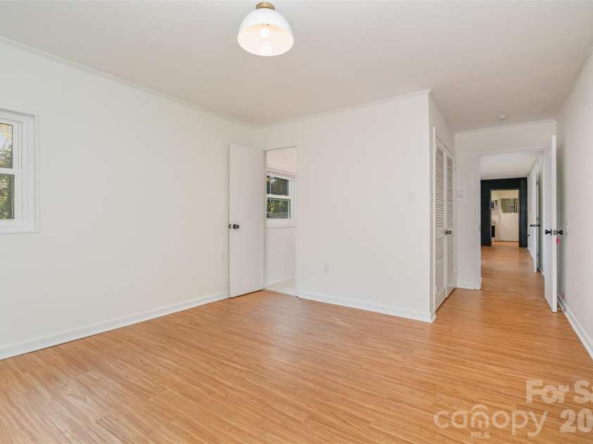 1118 Jenkins Drive, Charlotte, NC 28212.  MLS# CAR4314776, YatesRealty ID 2273. 
