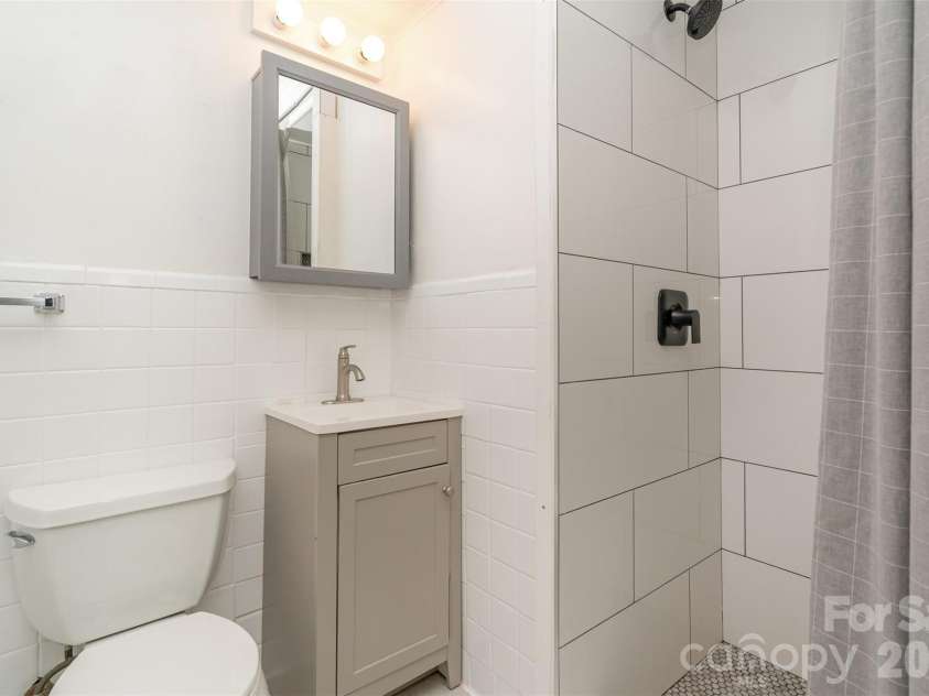 1118 Jenkins Drive, Charlotte, NC 28212.  MLS# CAR4314776, YatesRealty ID 2273. 