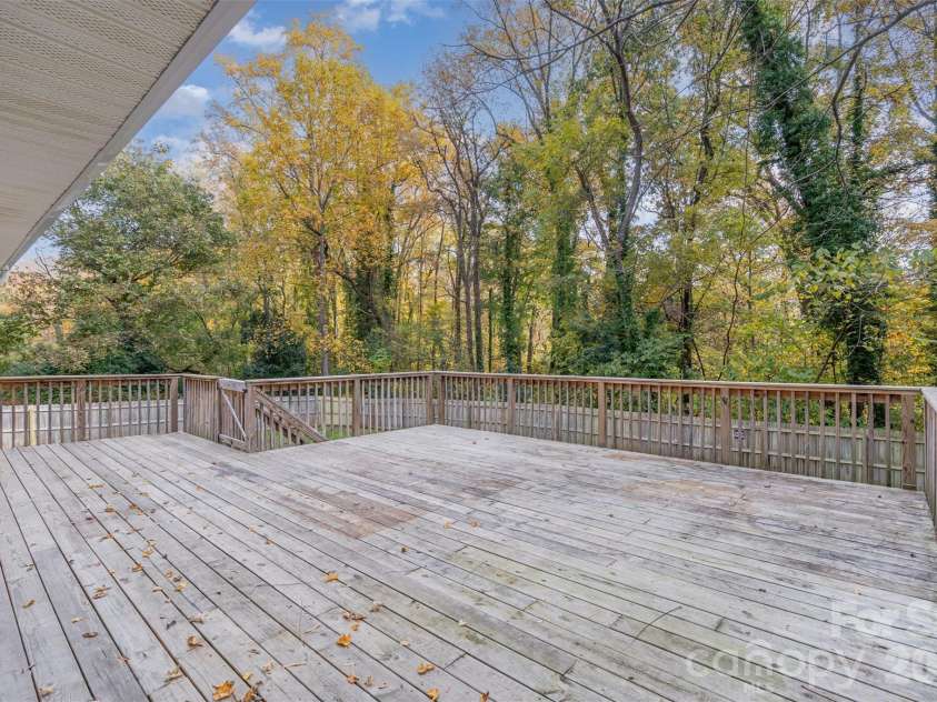 1118 Jenkins Drive, Charlotte, NC 28212.  MLS# CAR4314776, YatesRealty ID 2273. Back Deck