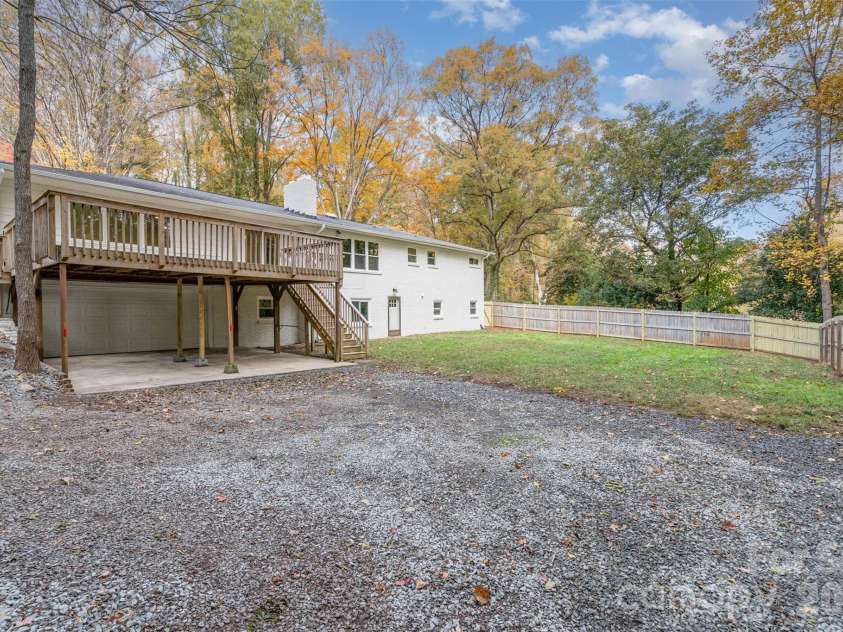1118 Jenkins Drive, Charlotte, NC 28212.  MLS# CAR4314776, YatesRealty ID 2273. More Parking - Large Deck - Large Back Yard