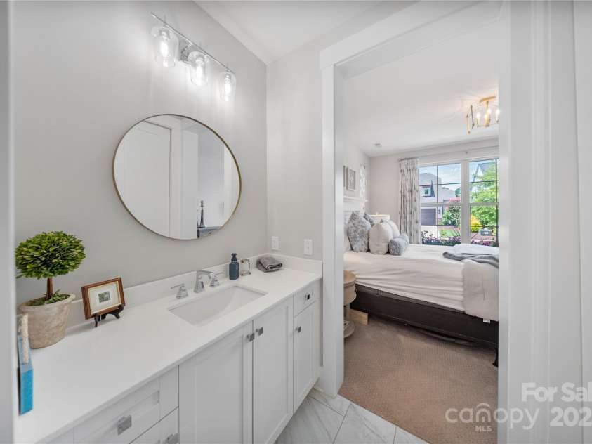 12047 Huntson Reserve Road, Huntersville, NC 28078.  MLS# CAR4301440, YatesRealty ID 2273. Secondary Bedroom Full Bath