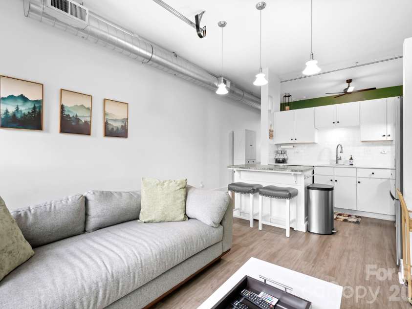 1611 Central Avenue, Charlotte, NC 28205.  MLS# CAR4378247, YatesRealty ID 22730. 