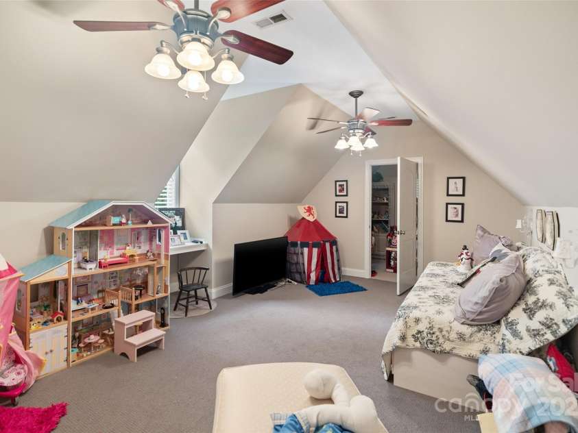 23 Tanglewood Road, Clover, SC 29710.  MLS# CAR4270527, YatesRealty ID 22730. 