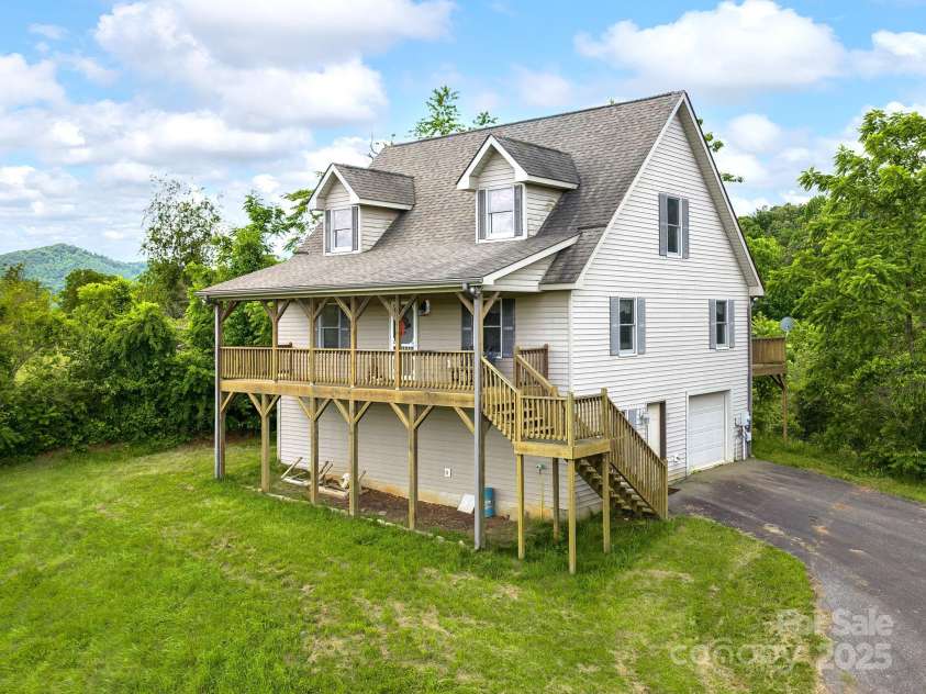 132 Rabbit Ham Road, Leicester, NC 28748.  MLS# CAR4270318, YatesRealty ID 22731. 