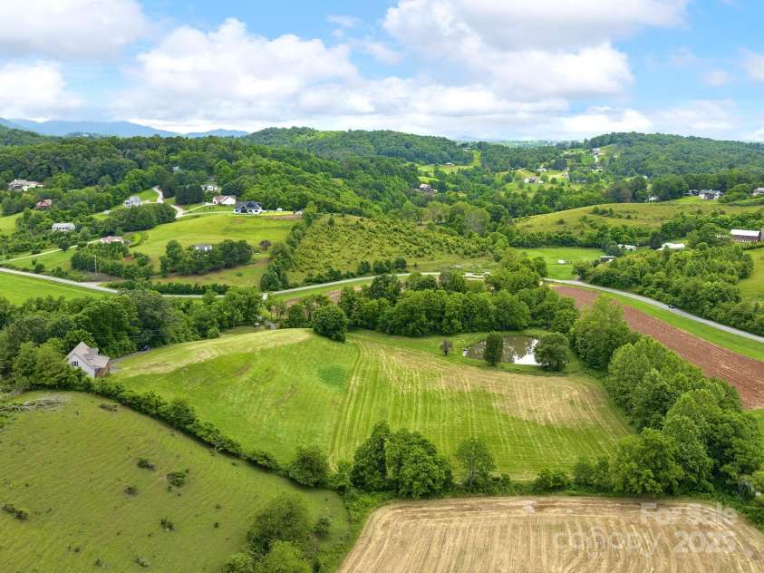 132 Rabbit Ham Road, Leicester, NC 28748.  MLS# CAR4270318, YatesRealty ID 22731. 