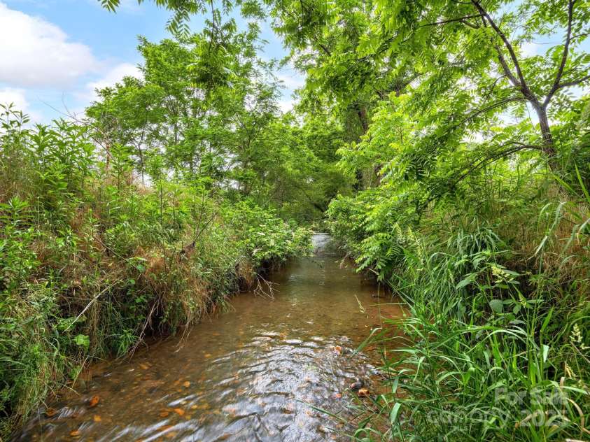 132 Rabbit Ham Road, Leicester, NC 28748.  MLS# CAR4270318, YatesRealty ID 22731. 