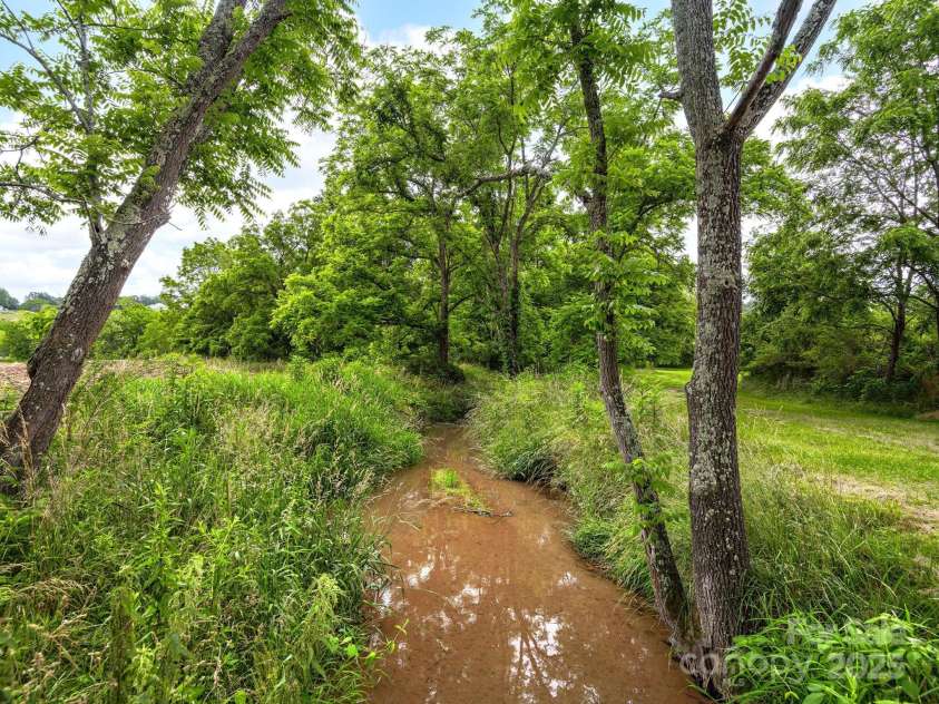 132 Rabbit Ham Road, Leicester, NC 28748.  MLS# CAR4270318, YatesRealty ID 22731. 