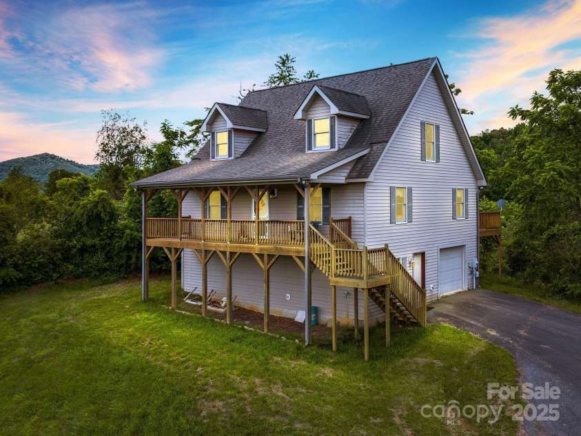 132 Rabbit Ham Road, Leicester, NC 28748.  MLS# CAR4270318, YatesRealty ID 22731. 