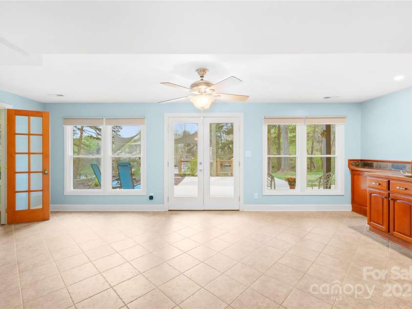 158 Regency Road, Mooresville, NC 28117.  MLS# CAR4242113, YatesRealty ID 22733. Bar/den/recreation room with wet bar in the basement