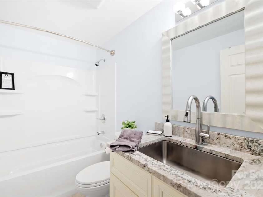 158 Regency Road, Mooresville, NC 28117.  MLS# CAR4242113, YatesRealty ID 22733. Basement full bathroom