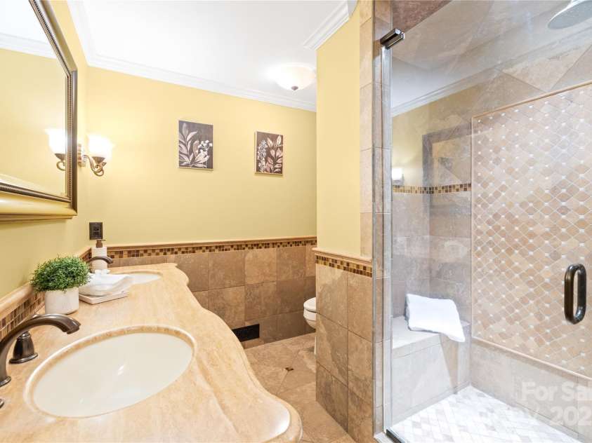 158 Regency Road, Mooresville, NC 28117.  MLS# CAR4242113, YatesRealty ID 22733. Full bathroom off front entry