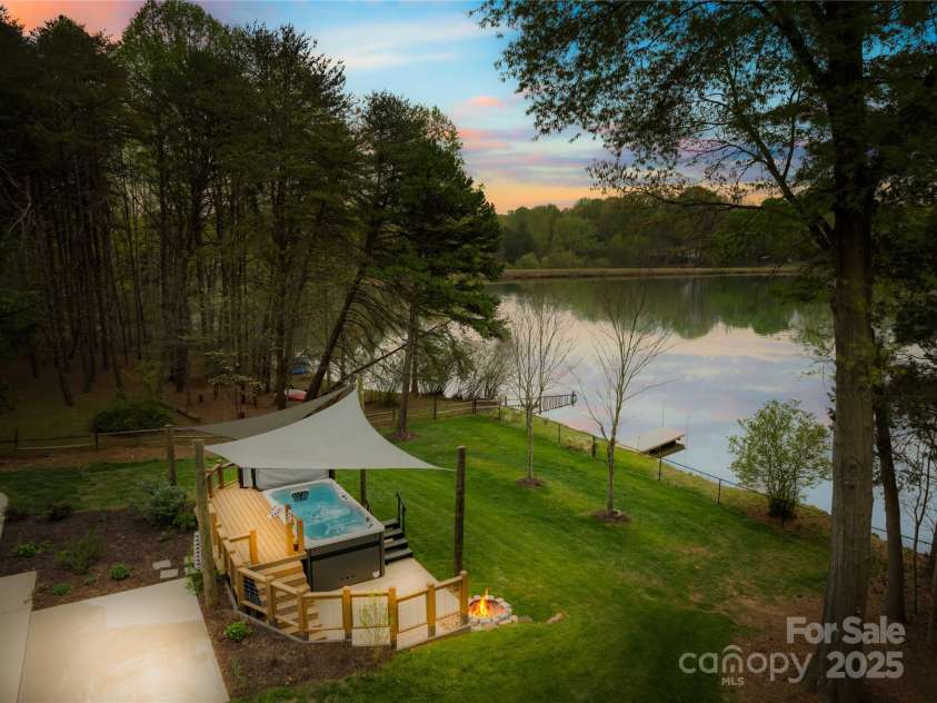 158 Regency Road, Mooresville, NC 28117.  MLS# CAR4242113, YatesRealty ID 22733. Peaceful and serene lake views