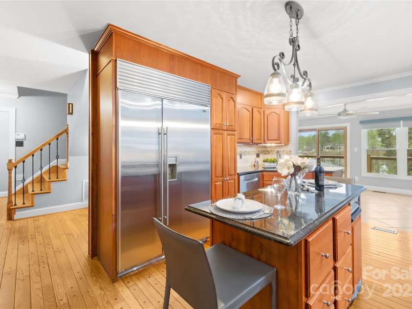 158 Regency Road, Mooresville, NC 28117.  MLS# CAR4242113, YatesRealty ID 22733. Subzero refrigerator