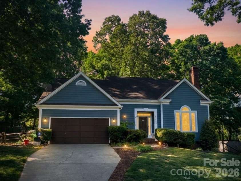 2133 Highland View Lane, Charlotte, NC 28214.  MLS# CAR4372769, YatesRealty ID 22734. 