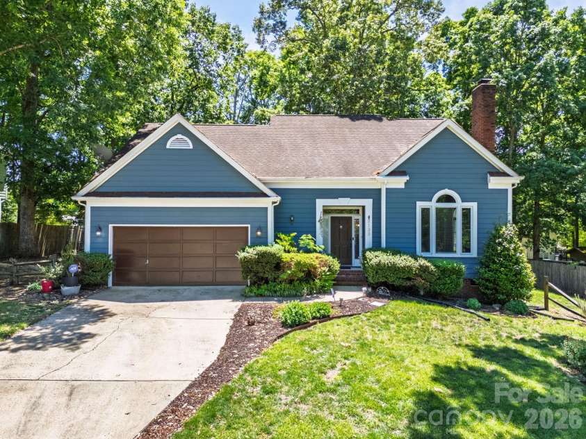 2133 Highland View Lane, Charlotte, NC 28214.  MLS# CAR4372769, YatesRealty ID 22734. 