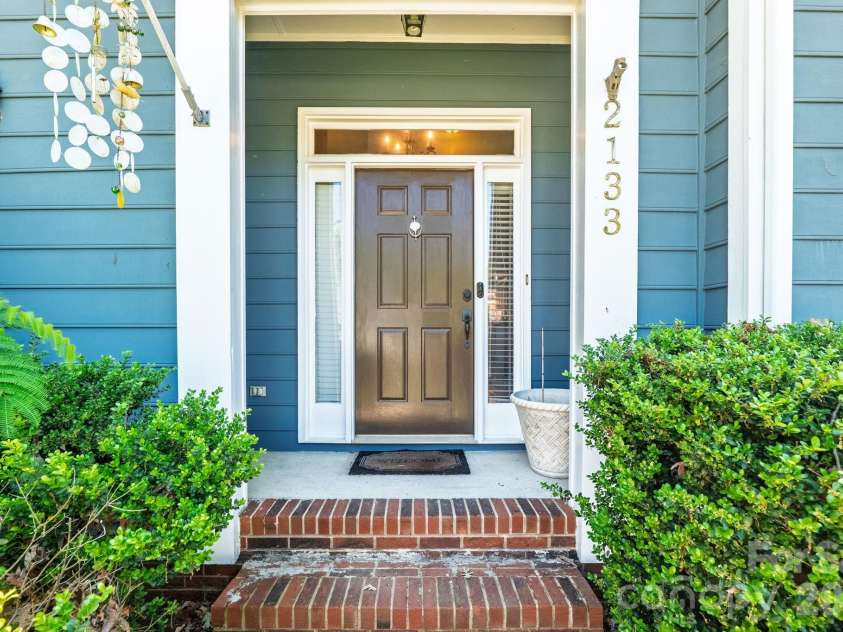 2133 Highland View Lane, Charlotte, NC 28214.  MLS# CAR4372769, YatesRealty ID 22734. 
