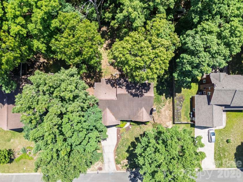 2133 Highland View Lane, Charlotte, NC 28214.  MLS# CAR4372769, YatesRealty ID 22734. 