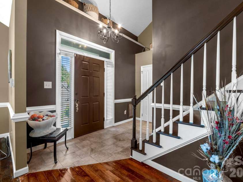 2133 Highland View Lane, Charlotte, NC 28214.  MLS# CAR4372769, YatesRealty ID 22734. 