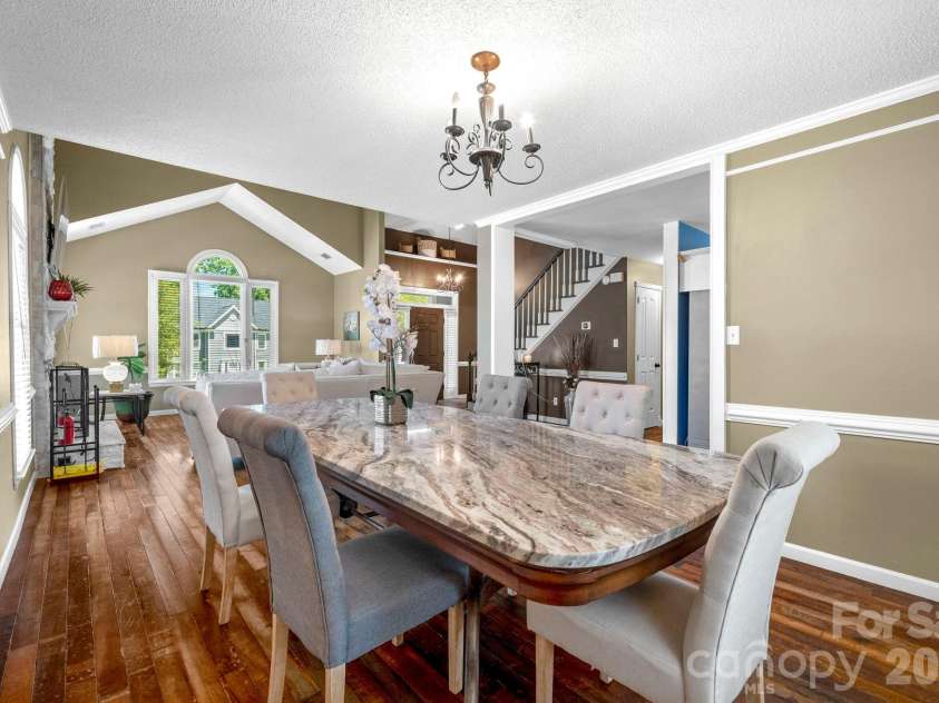 2133 Highland View Lane, Charlotte, NC 28214.  MLS# CAR4372769, YatesRealty ID 22734. 