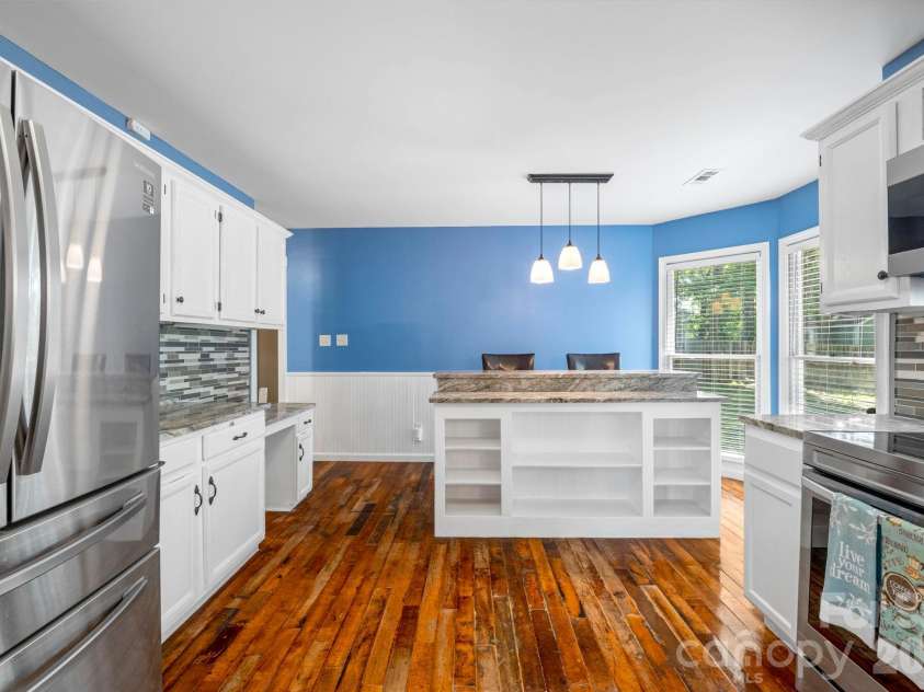2133 Highland View Lane, Charlotte, NC 28214.  MLS# CAR4372769, YatesRealty ID 22734. 