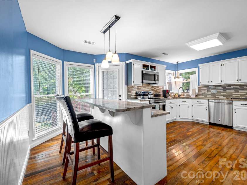 2133 Highland View Lane, Charlotte, NC 28214.  MLS# CAR4372769, YatesRealty ID 22734. 