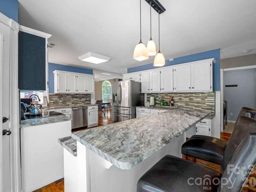 2133 Highland View Lane, Charlotte, NC 28214.  MLS# CAR4372769, YatesRealty ID 22734. 