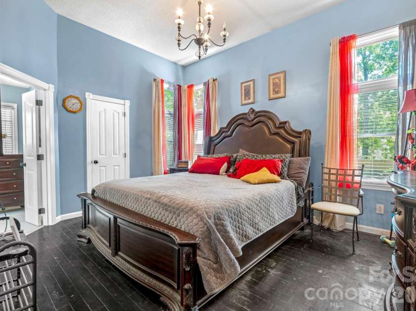 2133 Highland View Lane, Charlotte, NC 28214.  MLS# CAR4372769, YatesRealty ID 22734. 