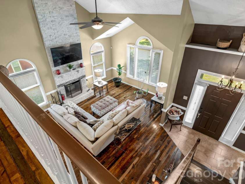 2133 Highland View Lane, Charlotte, NC 28214.  MLS# CAR4372769, YatesRealty ID 22734. 