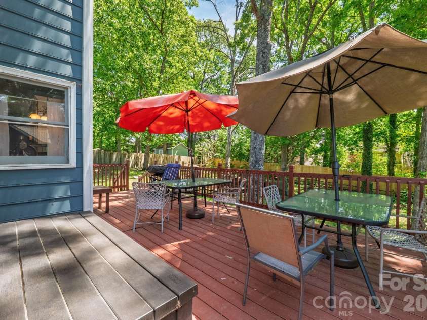 2133 Highland View Lane, Charlotte, NC 28214.  MLS# CAR4372769, YatesRealty ID 22734. 