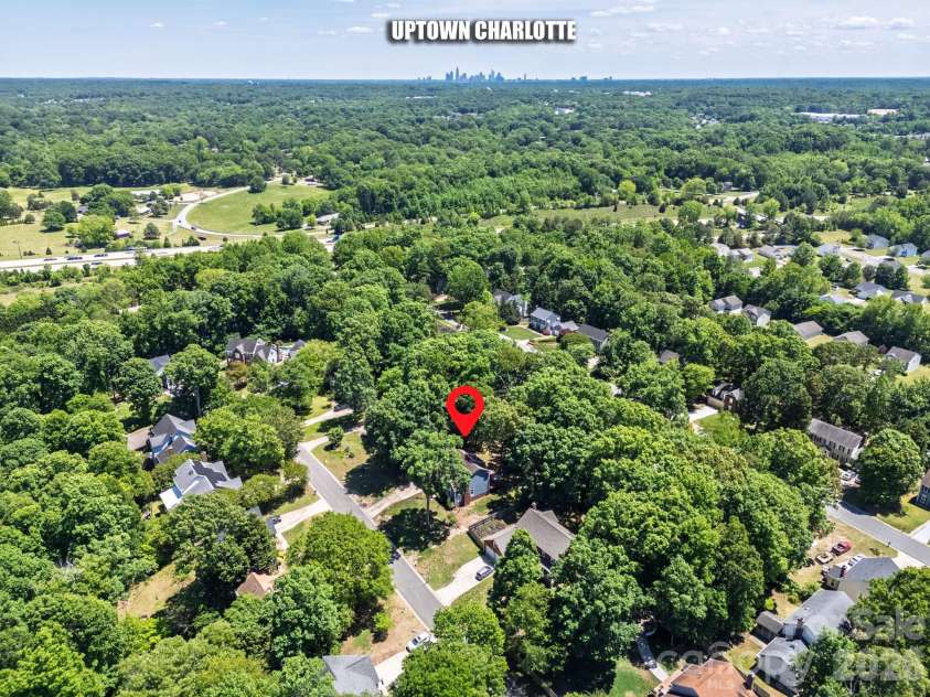 2133 Highland View Lane, Charlotte, NC 28214.  MLS# CAR4372769, YatesRealty ID 22734. 