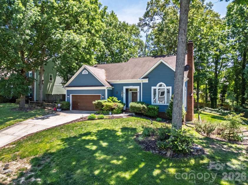 2133 Highland View Lane, Charlotte, NC 28214.  MLS# CAR4372769, YatesRealty ID 22734. 