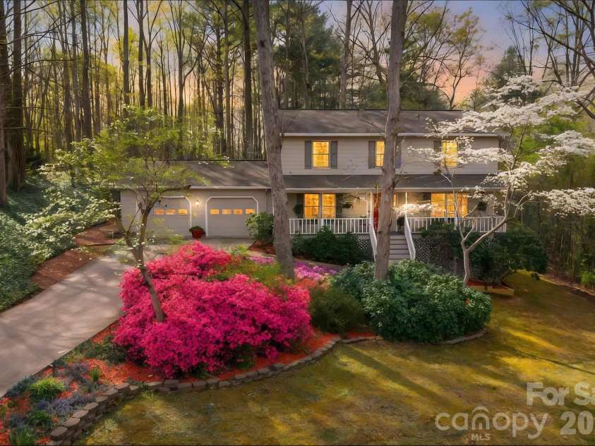 105 Horse Shoe Lane, Morganton, NC 28655.  MLS# CAR4377621, YatesRealty ID 22736. 