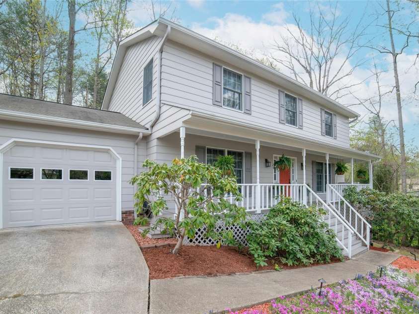 105 Horse Shoe Lane, Morganton, NC 28655.  MLS# CAR4377621, YatesRealty ID 22736. 