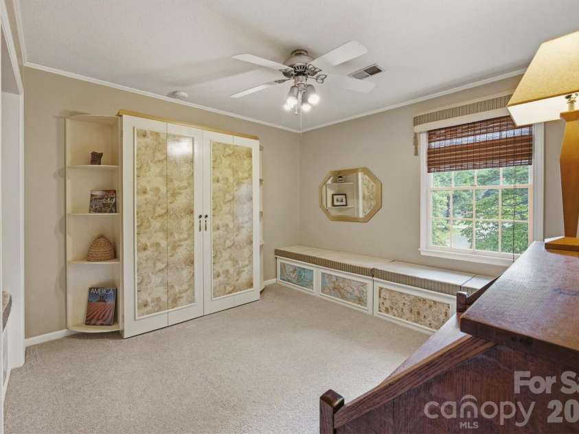 105 Horse Shoe Lane, Morganton, NC 28655.  MLS# CAR4377621, YatesRealty ID 22736. 