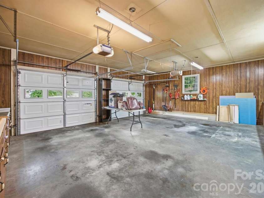 105 Horse Shoe Lane, Morganton, NC 28655.  MLS# CAR4377621, YatesRealty ID 22736. 